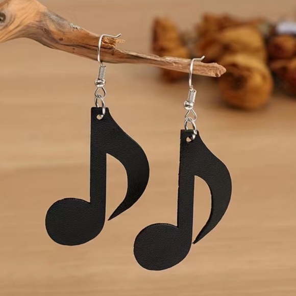 E111 ❤️ Black Music Symbol Retro Dangle Faux Leather Earring - Picture 4 of 4